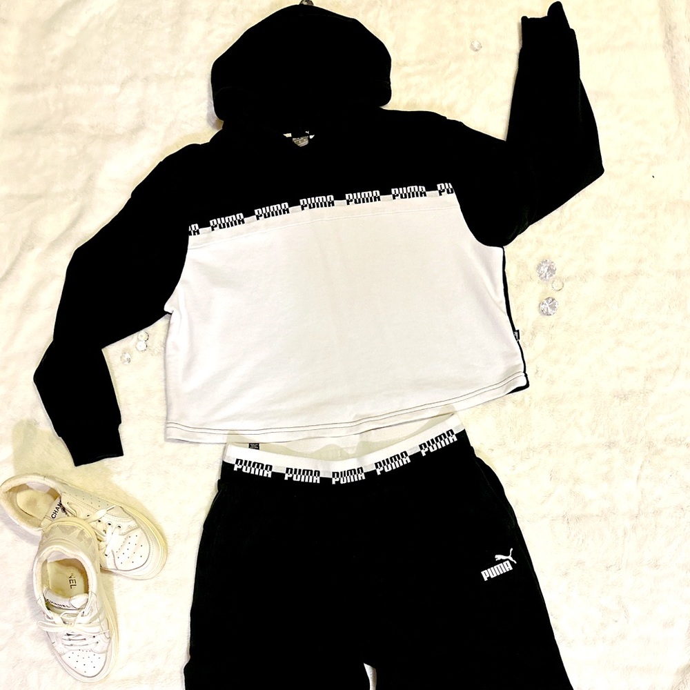 PUMA SWEATSHIRT & JOGGER SET - Black & White - Size medium
